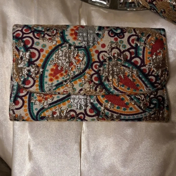 Giovanina Gold Multi-Color Paisley Purse With Matching Wallet - Picture 3 of 13